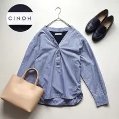 CINOH ストライプブラウス Vネック プルオーバー 上品 きれいめのサムネイル