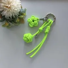 パラコード　キーホルダー　キーリング　ネオングリーン