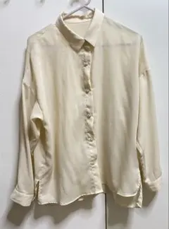 GU シャツ ブラウス クリーム色 長袖