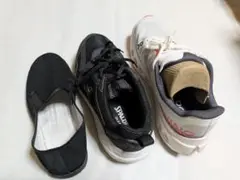 OnCloudstratus、SPALDING、黒のスリッポンの、3足(片側のみ