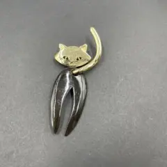 35ヴィンテージ 猫デザイン ブローチ 金色と黒色