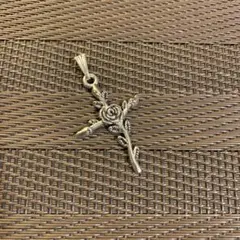 バラデザイン 十字架ペンダント★ネックレストップ★