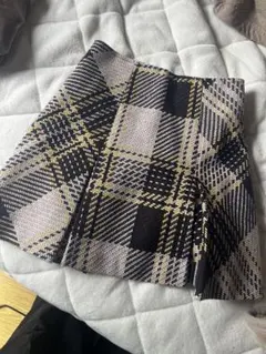 ロービングチェックスカート