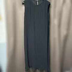 プリーツノースリーブ ロングワンピース ブラック　L