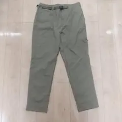 ユニクロ　ナイロンギアパンツ　オリーブ　Lサイズ