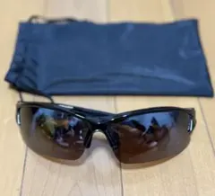 ブラックサングラス ブラウンレンズ 収納袋付き