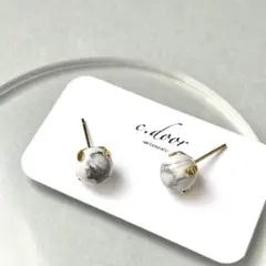 NO.1296 ホワイトハウライトの一粒ピアス