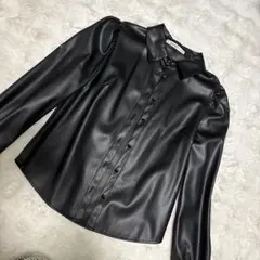 XOXO 黒 合成皮革 ボタンアップシャツ