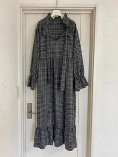 グレー系チェック柄フリルワンピース