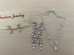 ピアス・ネックレスセット　ウェディングフォト