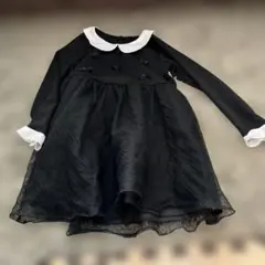 黒のリボン付きワンピース