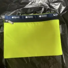 美品　LeSportsacポーチ（蛍光イエロー）