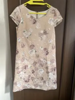 PRORORTION BODY DRESSING花柄ベージュ半袖ワンピース