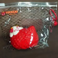 LUCKCAT いちご猫型スクイーズのサムネイル