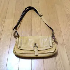 マスタードイエロー フラップ付きショルダーバッグ