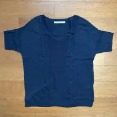 Lugnoncure 紺色の半袖トップスのサムネイル