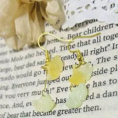 色が変化するイチョウのピアス　イヤリング　サージカルステンレス　チャーム変更可能