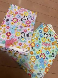 レトロ動物と花柄の生地はぎれ2枚セット