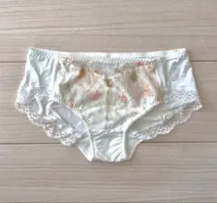 トリンプ AMOSTYLE 刺繍 ホワイトショーツ Mサイズ ボーイレングス