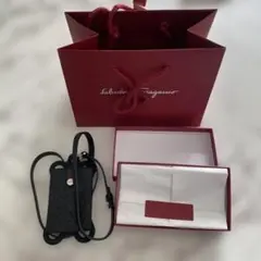 Salvatore Ferragamo スマホケース ネックストラップ付き