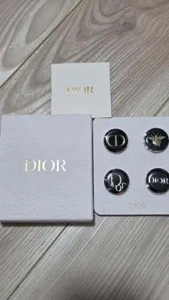 Dior ピンバッジ