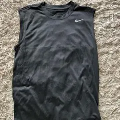 Nike ブラック タンクトップ