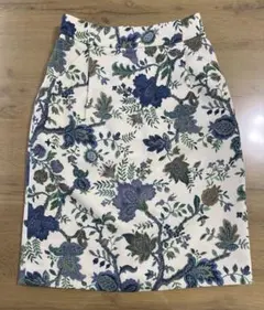 YECCA VECCA 花柄スカート Sサイズ ゴブラン調 裏地付 美品のサムネイル