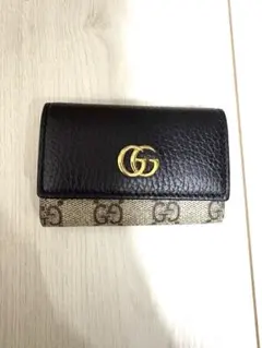GUCCI キーケース ブラック/ベージュ　GG Marmont leather