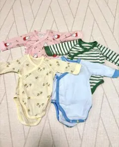 ユニクロ　ボディースーツ4枚組　長袖　前開き　サイズ60