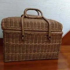 お値下げ　蓋付き ラタンバスケット 収納かご