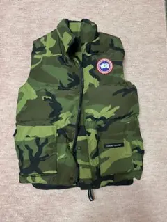 カナダグース　ダウンベスト　迷彩(カモフラ)
