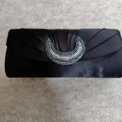 ビーズ装飾付き黒クラッチバッグ