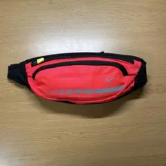 NIKE ボディーバッグ　赤