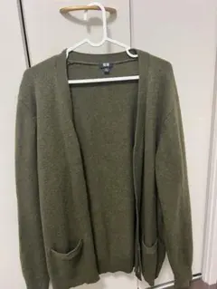 UNIQLO プレミアムラムVネックカーディガン　オリーブ　XL