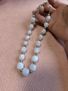ホワイトビーズネックレス