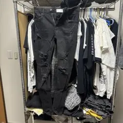 Bershka Man Denim ブラックデニムパンツ