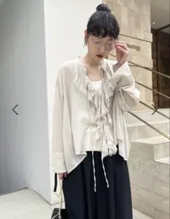 ⭐︎カレンソロジー ⭐︎ウールミックスボイルブラウス　オフホワイトのサムネイル