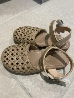 ベージュ 編み込みサンダル アンクルストラップ