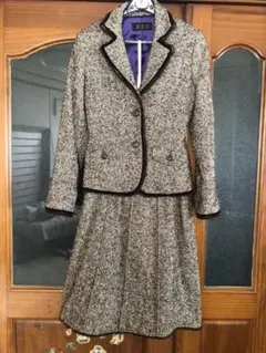 スカートスーツ　　R.P.B