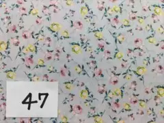 47，1月SALE開催中　リバティ　レイニングローズバッズ　　55×16cm