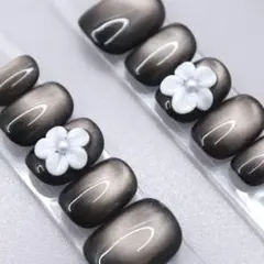 【885】ネイルチップSサイズ 黒マグネット ワンカラー 3D花柄立体フラワー