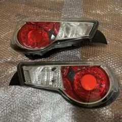 86のテールランプ　左右(ジャンク) 美品】トヨタ ZN6 86 ZC6 BRZ 前期 純正 テールランプ テール
