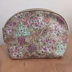 LAZY SUSAN 花柄ポーチ　イニシャル Kのサムネイル