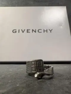 Givenchyリング26号前後