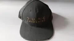 DUNE AWAKENING キャップ ダークグレー