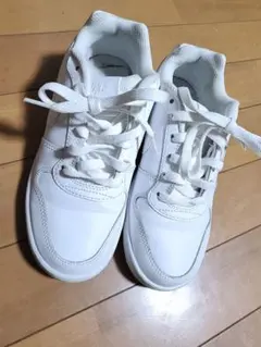 ナイキ　ホワイトエバノン