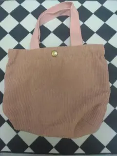 可愛い、ニットの手提げバッグ。お弁当袋に最適です。