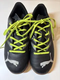 美品PUMA サッカー トレーニングシューズ 21センチTHIGORA脛当てS付