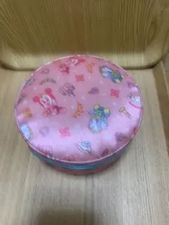 キャラクター柄の丸型ボックス　ミニーとアヒル
