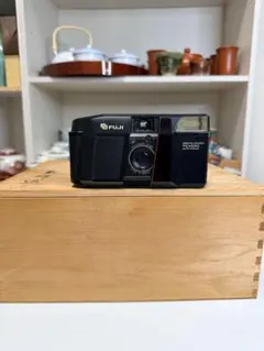 FUJI コンパクトフィルムカメラ 本体のサムネイル
